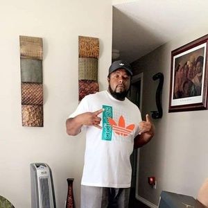 Meet your Posher, Larry